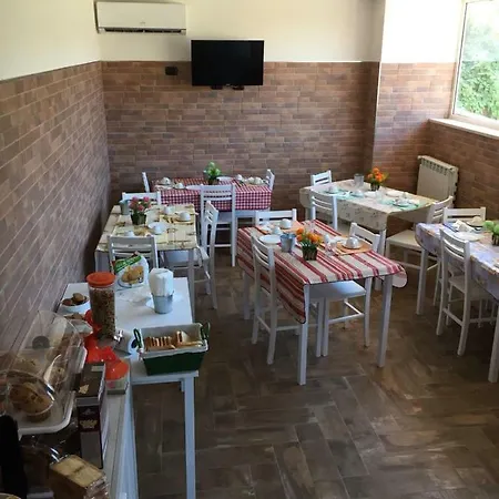 Beb La Lupa Bed & Breakfast 4*